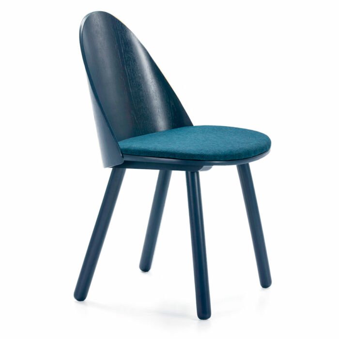 Silla nordica color azul