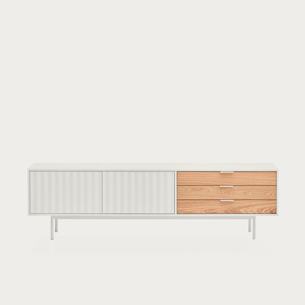 Mueble-TV-acanalado-blanco-y-roble-1